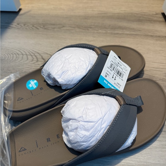 Reef- The Raglan - Picture 3 of 3